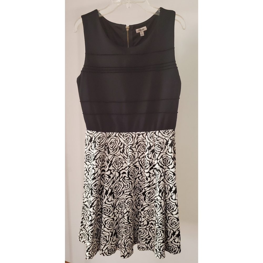 Sleeveless dress